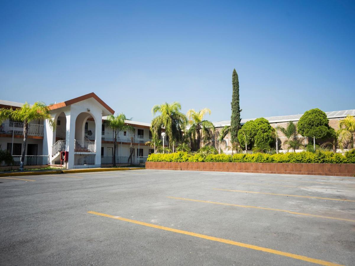 Capital O 88 Inn San Nicolás de los Garzas Exteriér fotografie